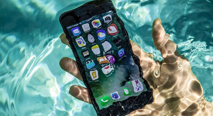 Что делать, если iPhone упал в воду