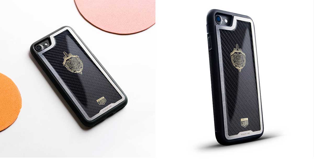 Чехол Jumo Case для iPhone 7/8 карбон, стальная рамка, никель с позолотой 24К, "Герб ФСБ"-описание