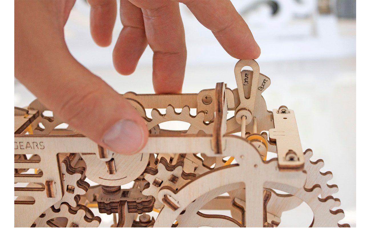 Купить деревянный 3D-конструктор Ugears "Трактор" в Mactime