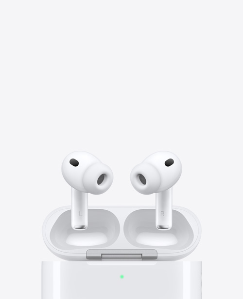 Зарядный футляр с парящими над ним AirPods Pro 3