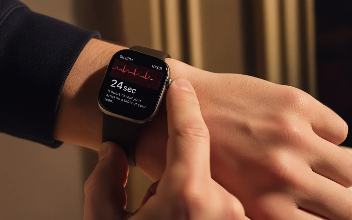 На изображении слайд про Apple Watch Series 11 описывающий функции для сердца