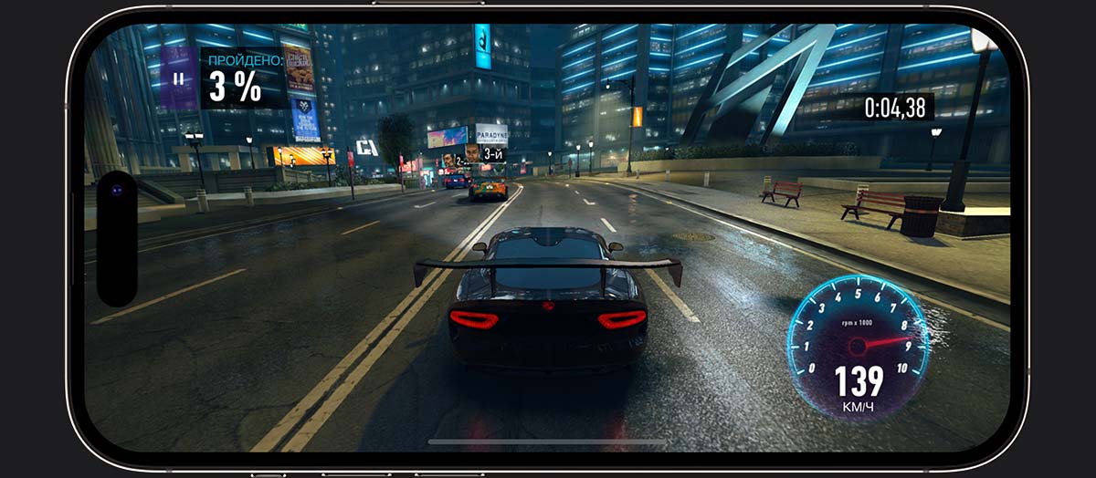 На изображении демонстрация видео игры в гонки на iPhone 15 Pro