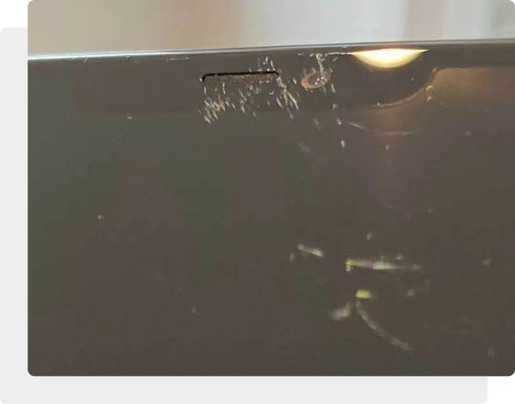 На iPhone 11 поцарапалось стекло