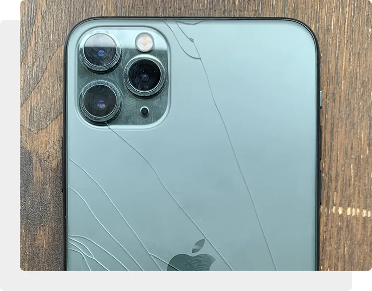 Треснула задняя крышка iPhone 11 Pro