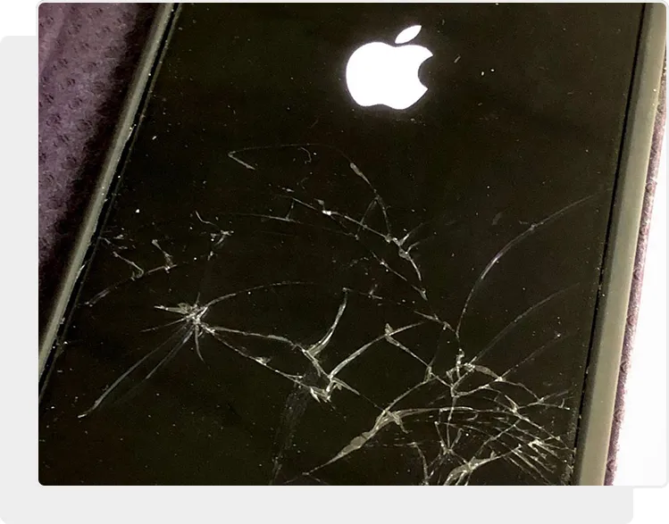 На iPhone 11 разбилось стекло
