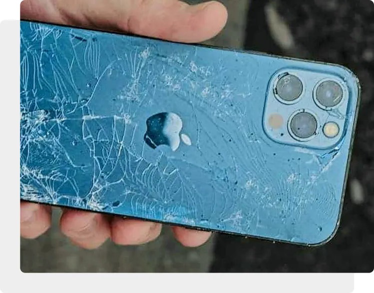 Полностью разбита задняя крышка iPhone 12 Pro Max