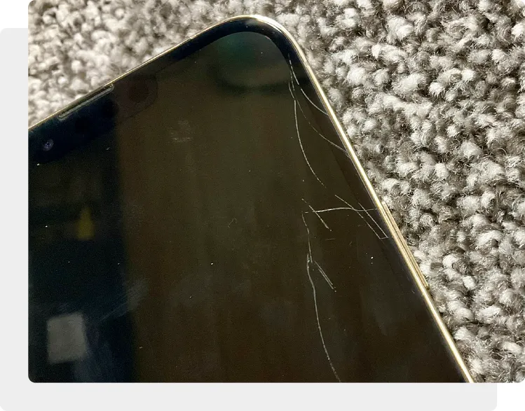 Поцарапалось стекло iPhone 13 Pro Max