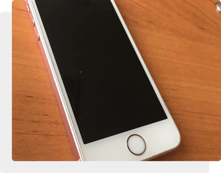 Экран на iPhone 5S не работает