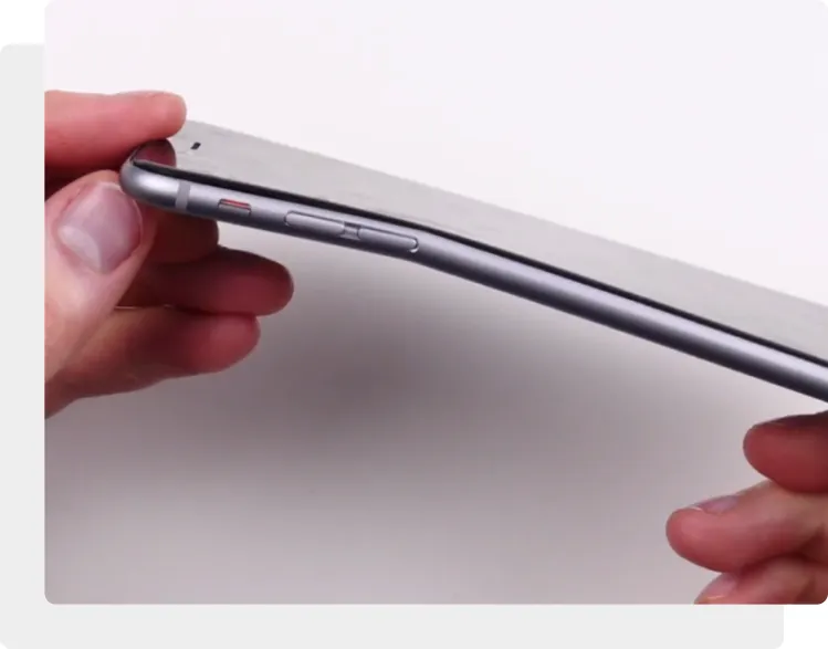 Сильные повреждения корпуса iPhone 6S Plus