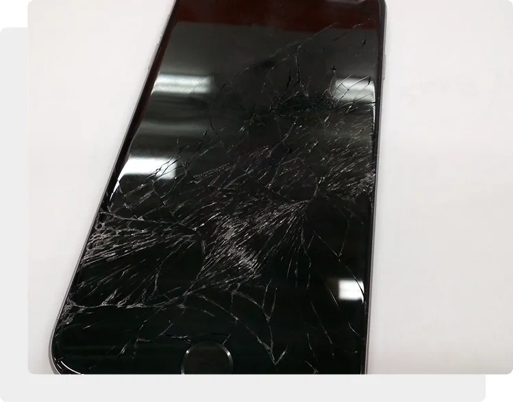 На iPhone 7 Plus разбилось стекло