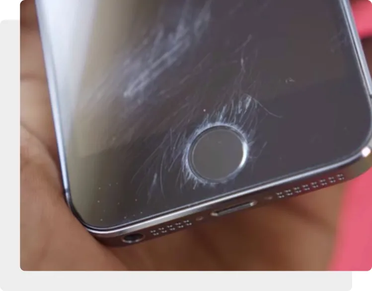 Поцарапалось стекло iPhone SE