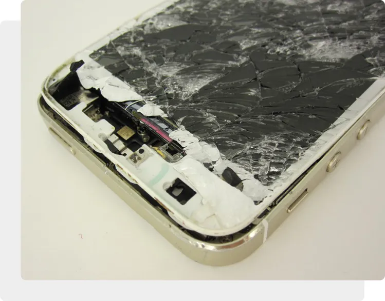 Сильные повреждения корпуса iPhone SE