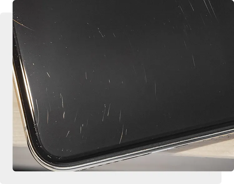 На iPhone X поцарапалось стекло