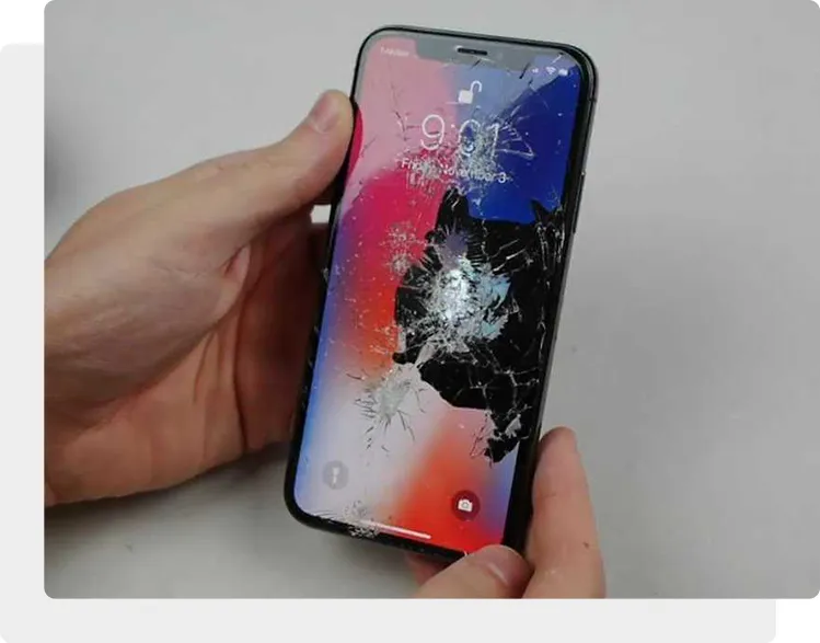 На iPhone X разбилось стекло