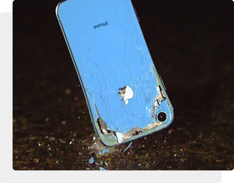 Полностью разбита задняя крышка iPhone XR