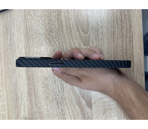 Чехол пластиковый Piblue MagSafe под карбон iPhone 13 Pro (черный) - фото 3