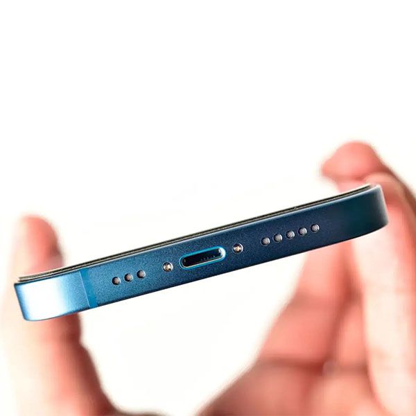 Чистка сеточек динамика и микрофона iPhone