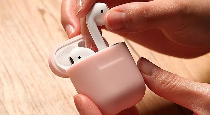 Чехлы для AirPods: обзор аксессуаров для наушников